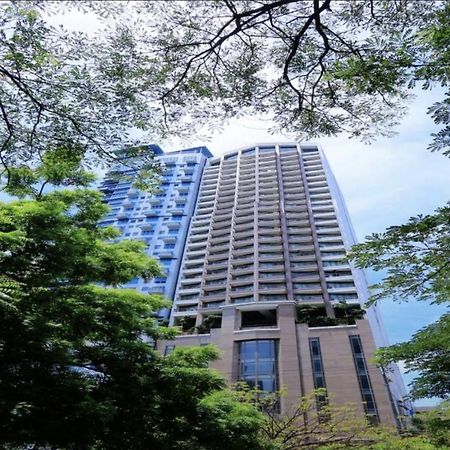 One Bedroom Apartment With Netflix At Greenbelt Makati Manila Exteriör bild